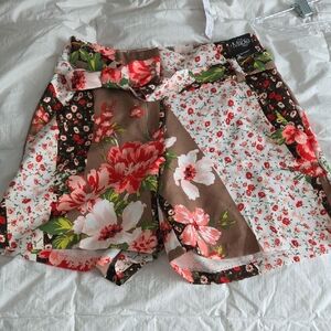 New York & Company Multicolor Floral Women's Shorts